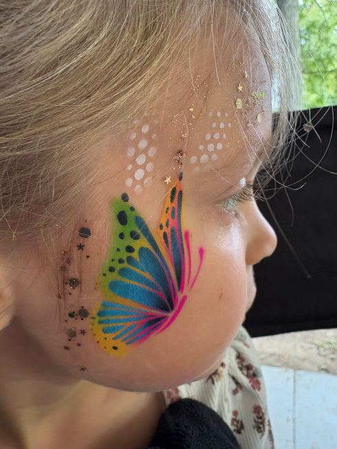 Pochoir en Mylar  représentant un majestueux papillon déployant ces ailes