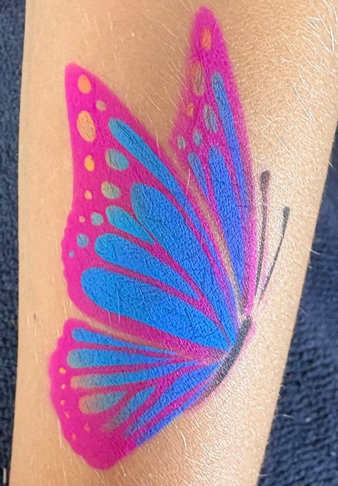 Pochoir en Mylar  représentant un majestueux papillon déployant ces ailes