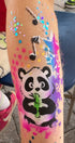 Pochoir en Mylar  représentant panda gourmand qui mange un bamboo